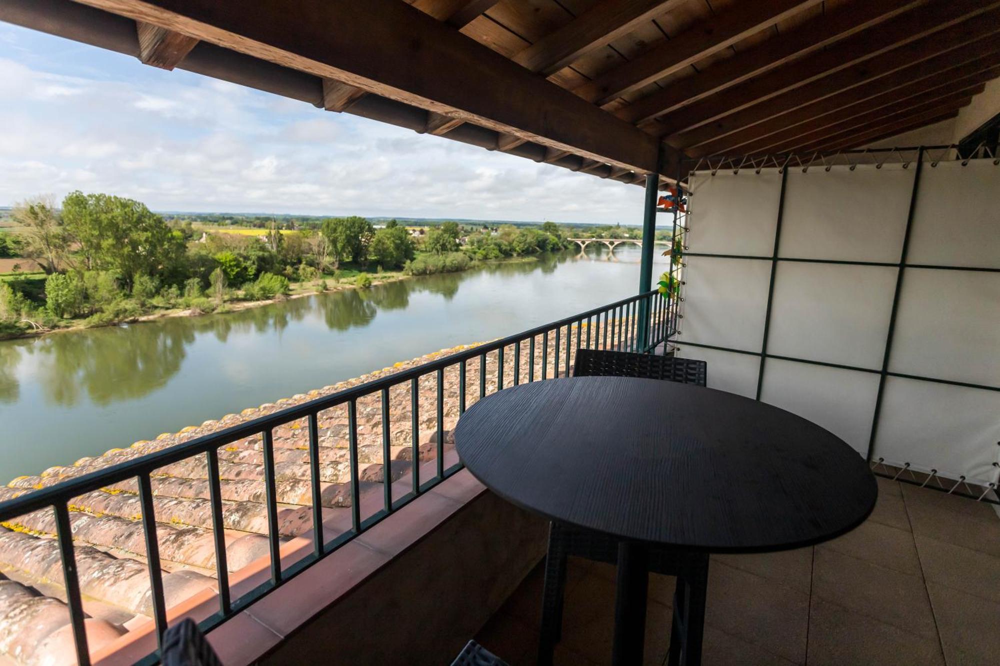 Hotel Restaurant Cote Garonne Le Balcon Des Dames - Tonneins Marmande Agen - Chambres Climatisees Extérieur photo